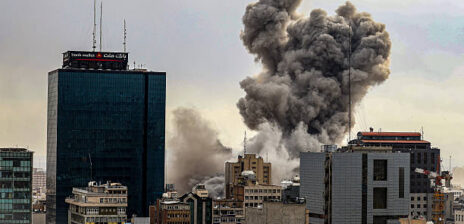 Iran’s Military Warns US Forces of Attacks if They Try To Enter Hormuz