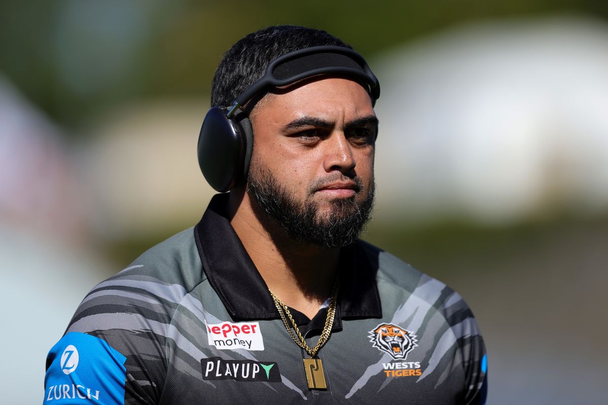 Leeds Rhinos end Royce Hunt interest