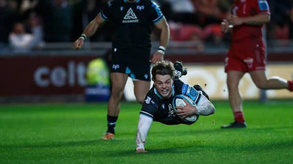 Jack Walsh dives over for the Ospreys .The 26-year-old full-back will trade Swansea for Montauban next season, walking away from a potential Wales Test cap.