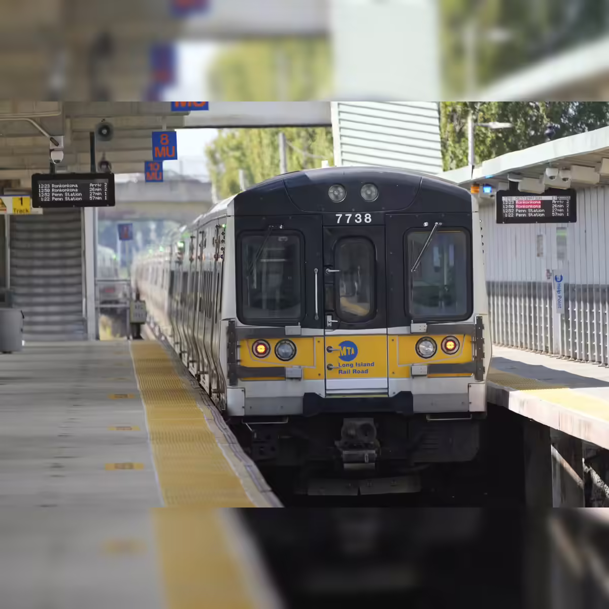 Busiest U.S. Commuter Rail System Returns After Strike Deal