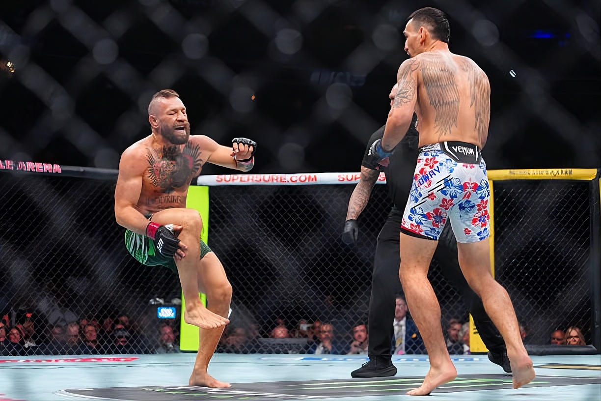 (L-R) Conor McGregor of Ireland injures his leg facing Max Holloway in a welterweight fight during the UFC 329 event in Las Vegas, Nevada, on July 13, 2026 at 8:16 PM. Photo: Chris Unger/Getty Images