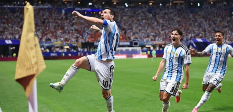 Argentina makes a stunning comeback to reach the FIFA World Cup quarter finals