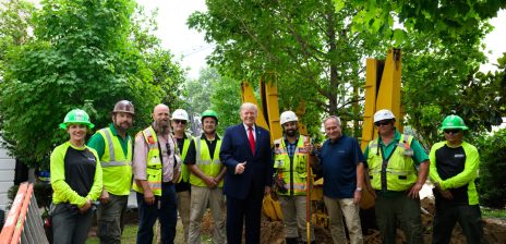 Trump plants maple and oak trees on the White House grounds